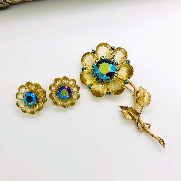 Vintage Cadmium Glass Flower Rhinestone Brooch Demi Parure Set - Picture 14 of 17